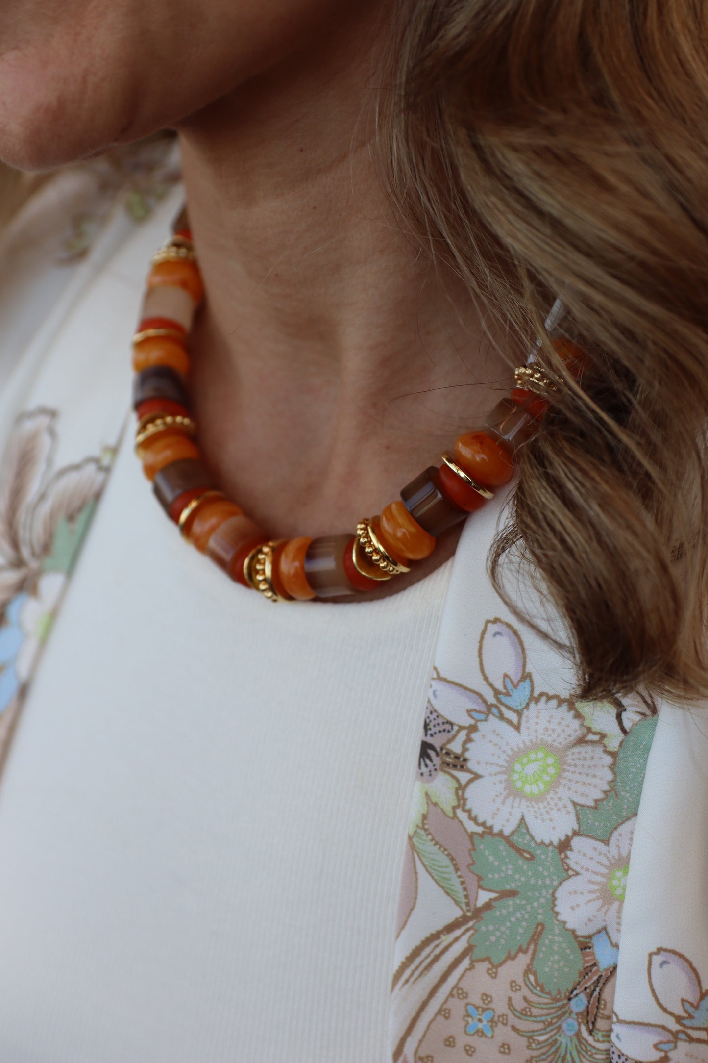 CLEA LIGHT BROWN AGATE AND ORANGE BEADS CHOKER