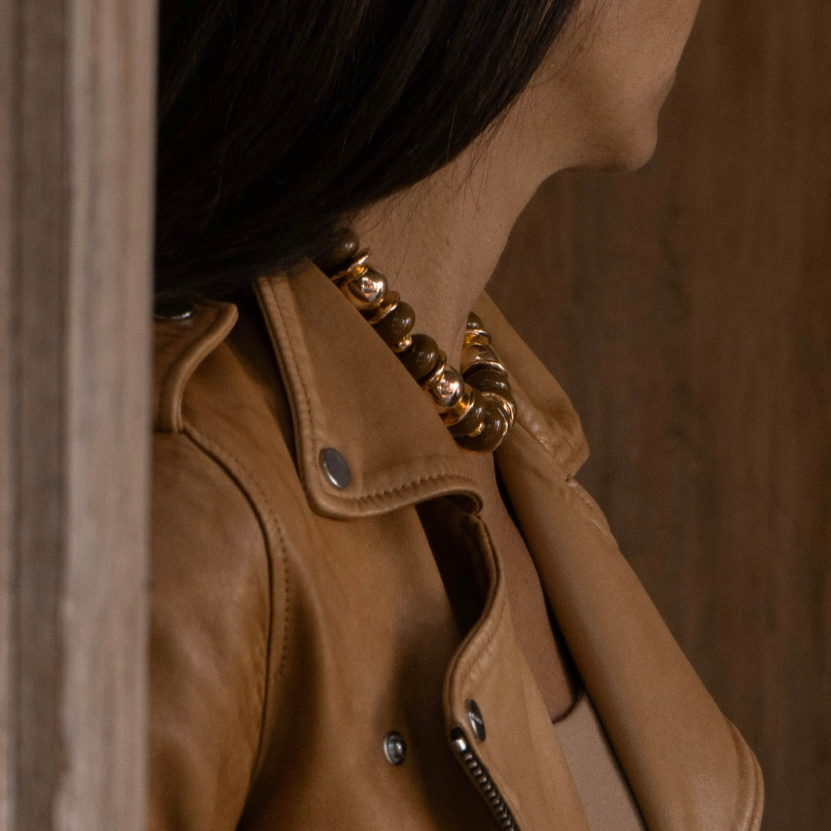 ARIELLE beige and gold plated necklace