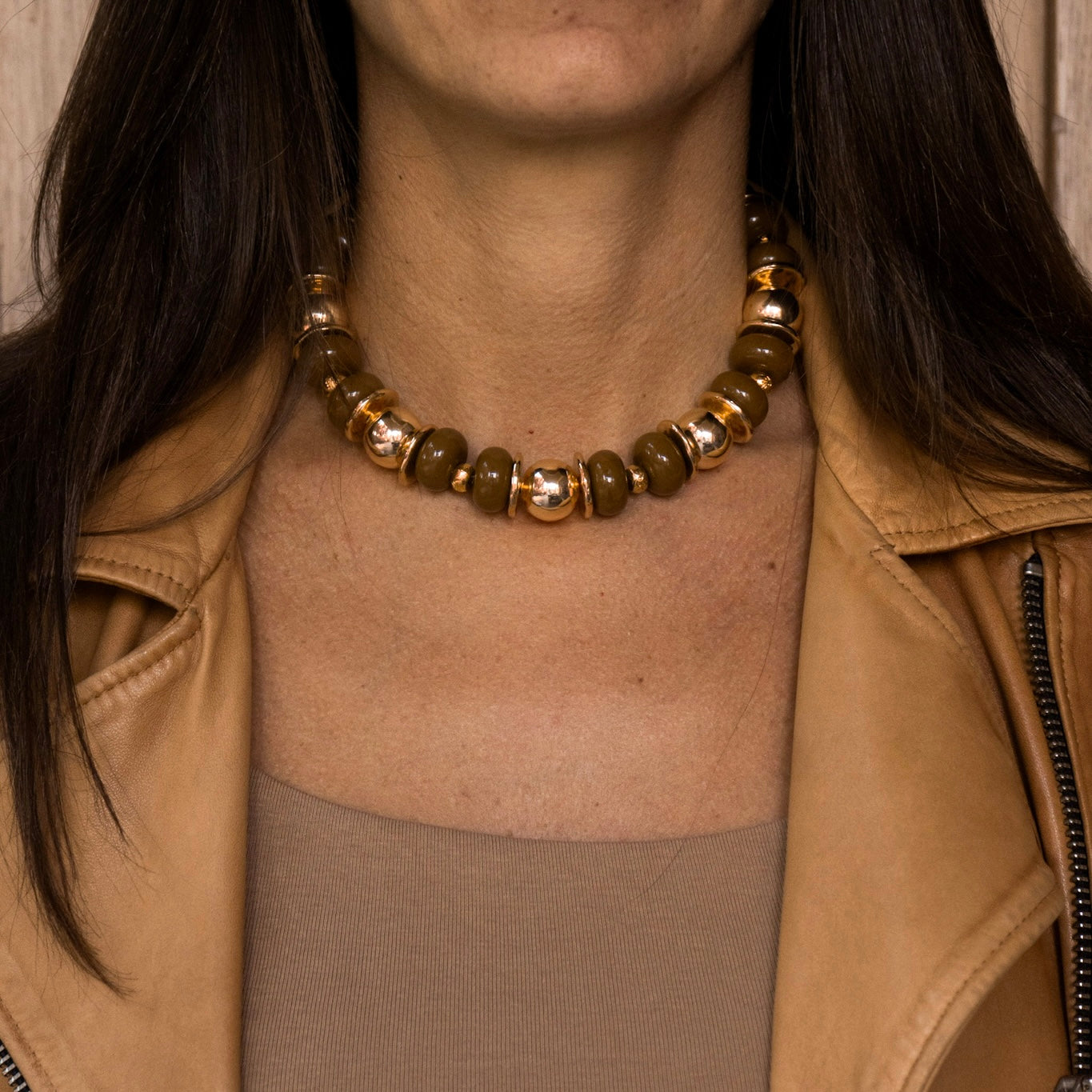 ARIELLE beige and gold plated necklace