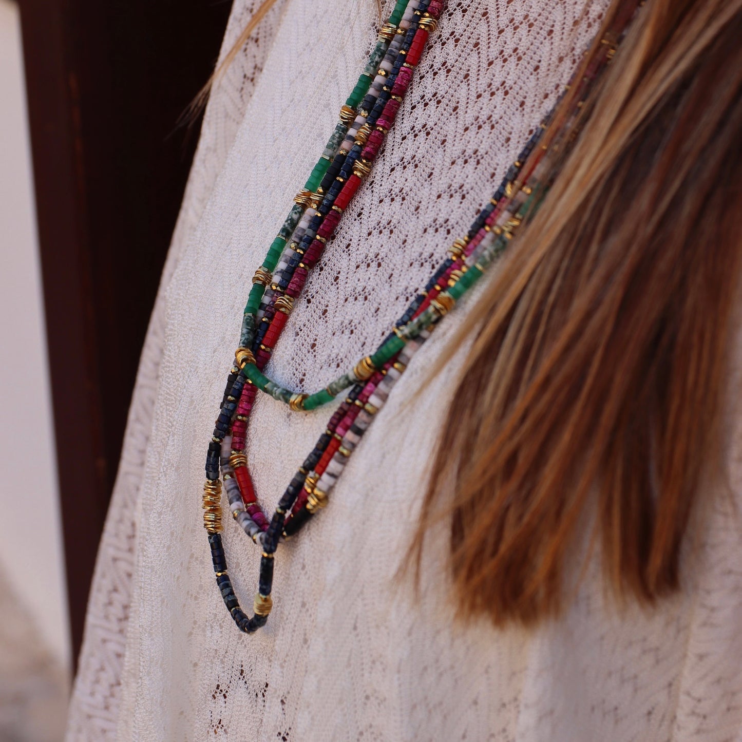 DAPHNE white and grey howlite stones long necklace