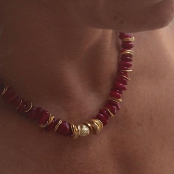 ELLIE fuchsia chip stones and gold-plated necklace
