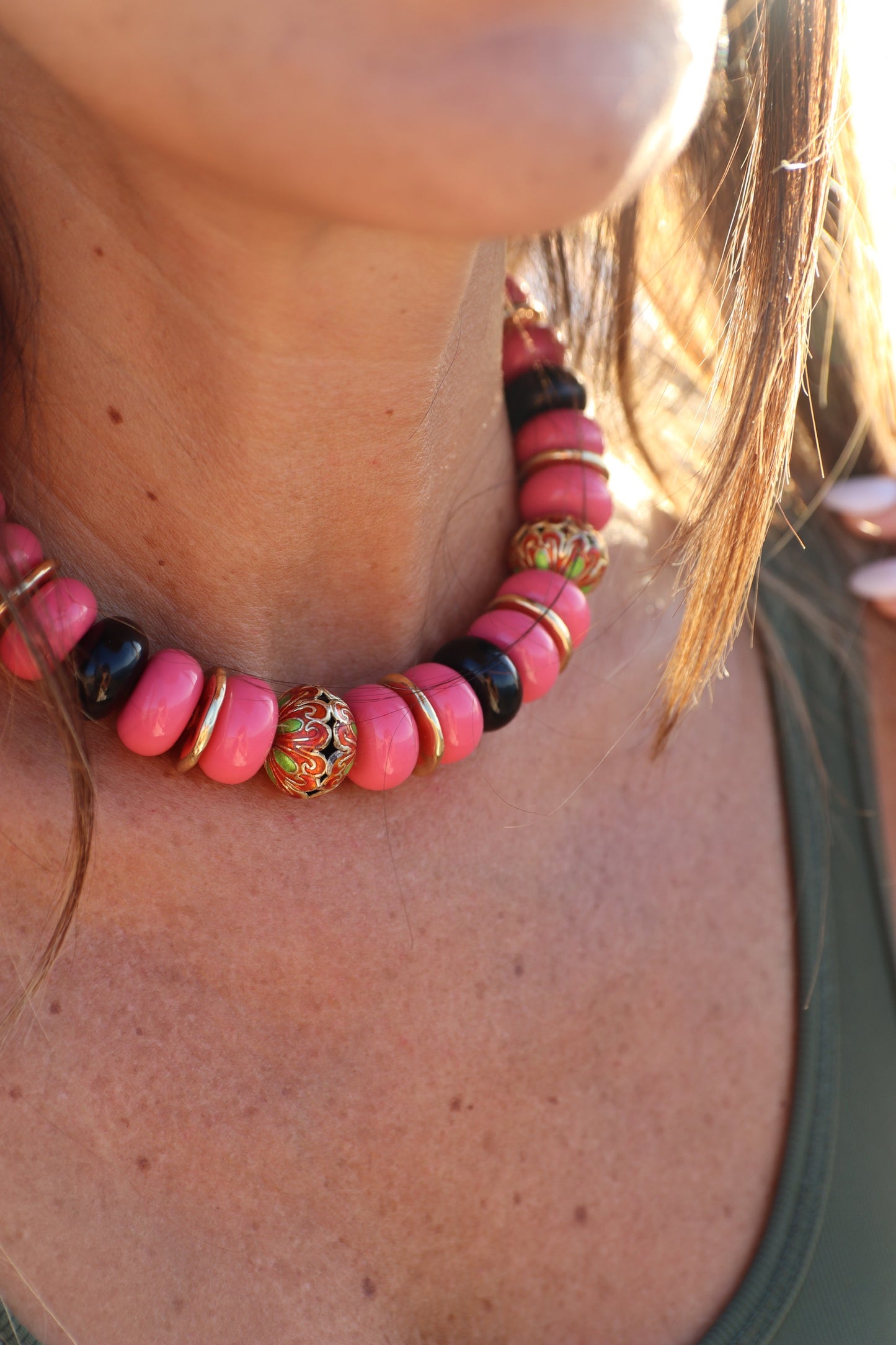 NOURA pink beads necklace