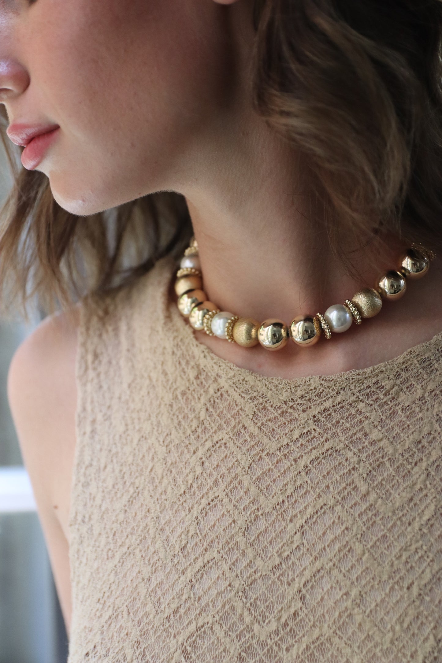 ELECTRA gold-plated and white big beads choker